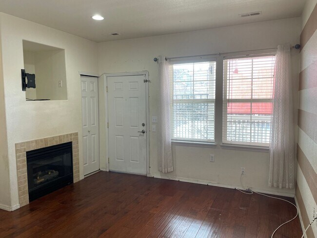 Foto del edificio - 16392 E Fremont Ave