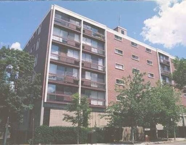 Building Photo - 1643 Cambridge St