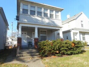 Building Photo - 1809 Wells St
