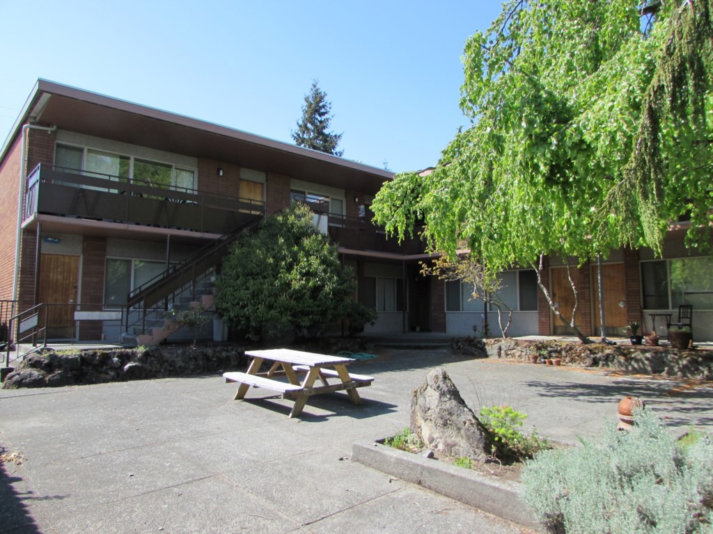 Primary Photo - Apartment in West Seattle