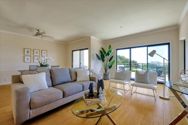 Building Photo - 430 Portofino Dr