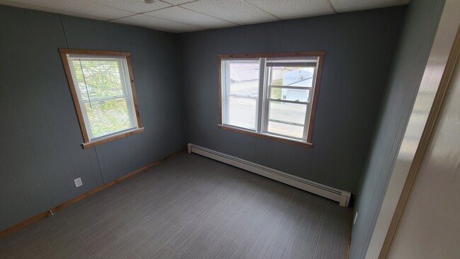 Bedroom - 221 Main St E