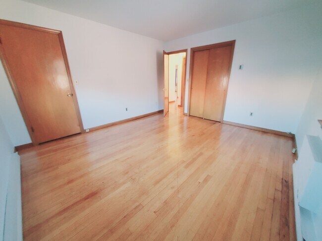 Foto del edificio - 16 Harold Ave