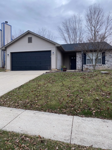 Primary Photo - 1521 W Edinburgh Bend