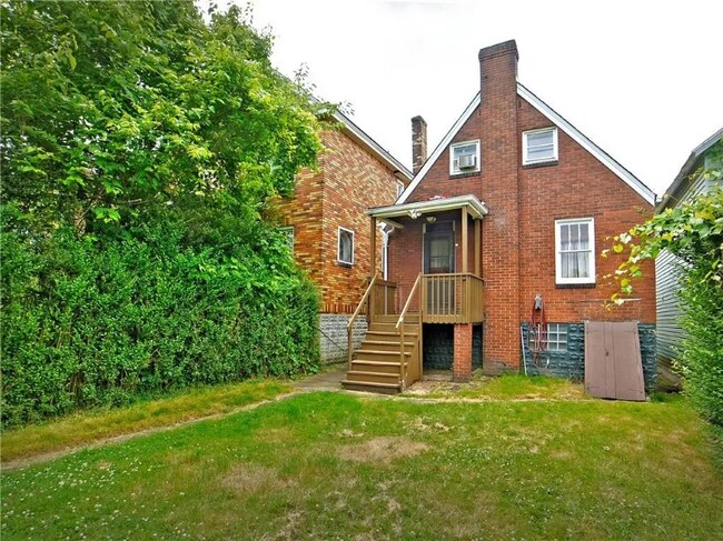Building Photo - 823 Catherine St