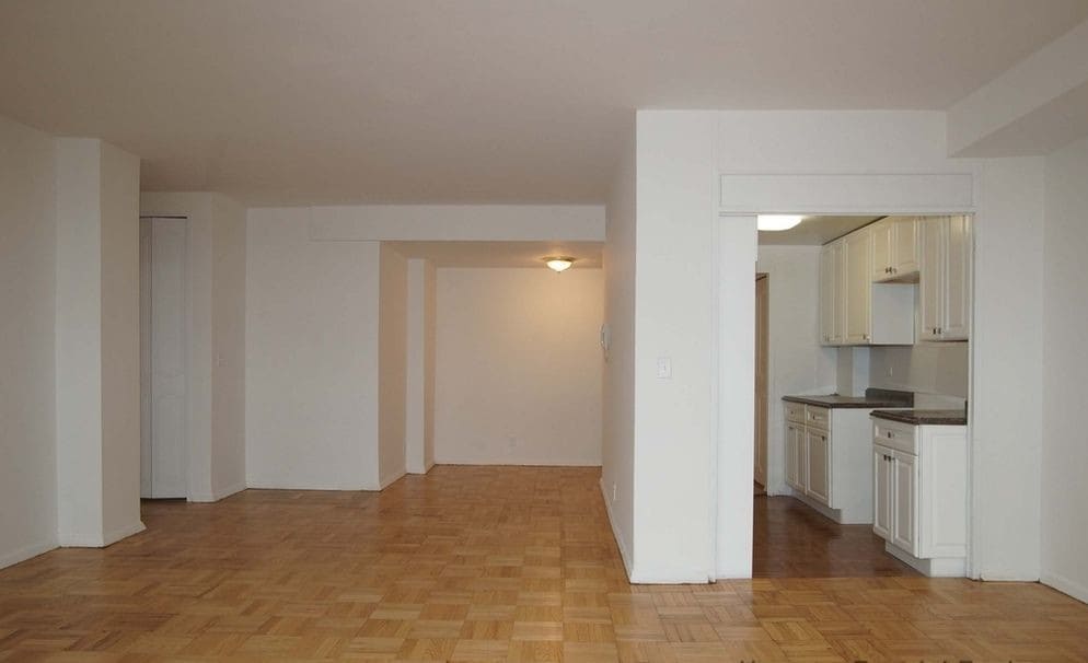 Primary Photo - 455 Ocean Pkwy