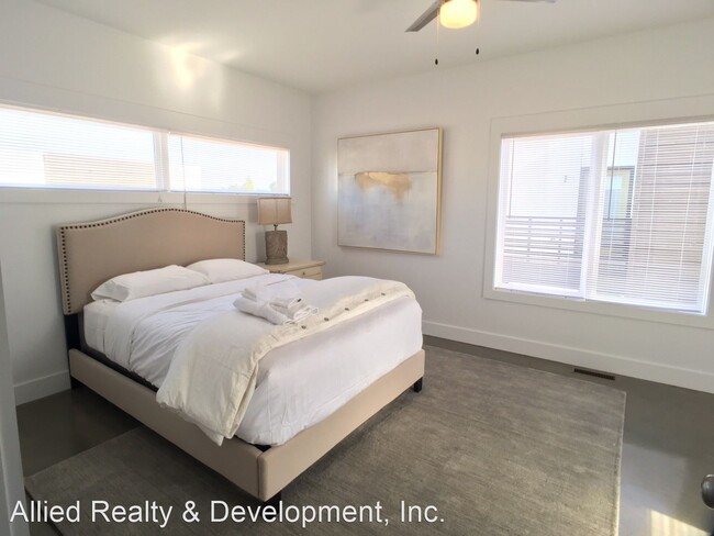 Building Photo - 4 br, 4.5 bath Apartment - 590 30th Avenue E