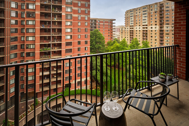 Building Photo - Courtland Towers