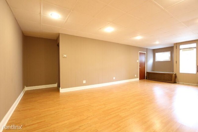 Building Photo - 2041 W 21st St
