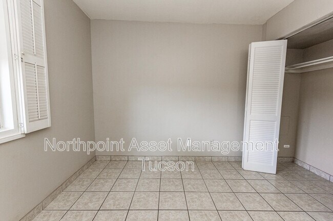Building Photo - 3993 N Campbell Ave