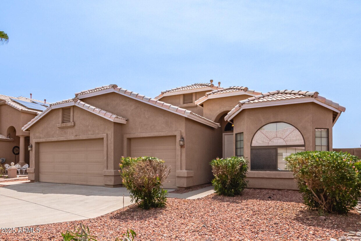 Primary Photo - 8632 S 10th Ln