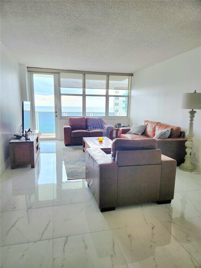 Foto del edificio - 3725 S Ocean Dr