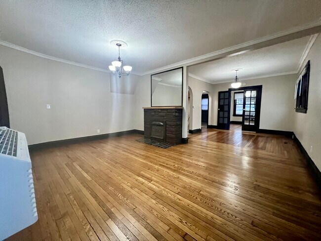 Living Room - 522 Denver St