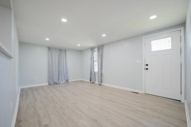 Foto del edificio - 50 Fowler Ave