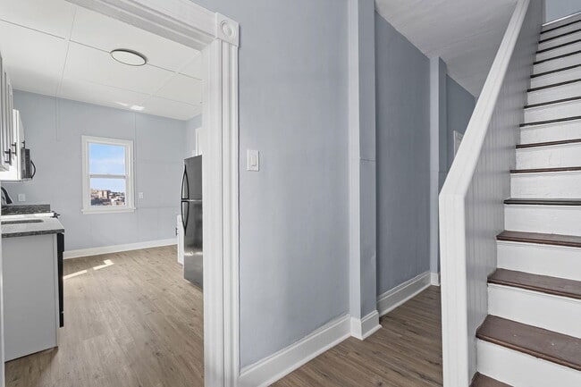 Photo - 2721 Cobden St Apartment