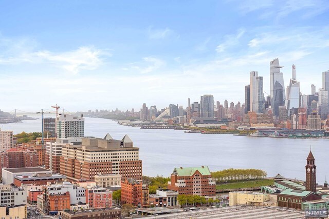 Foto del edificio - 75 Park Ln S