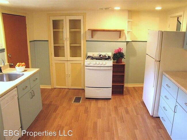 Building Photo - 1 br, 1 bath House - 155 Almond Way