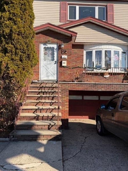 Photo - 71 Linnet St House