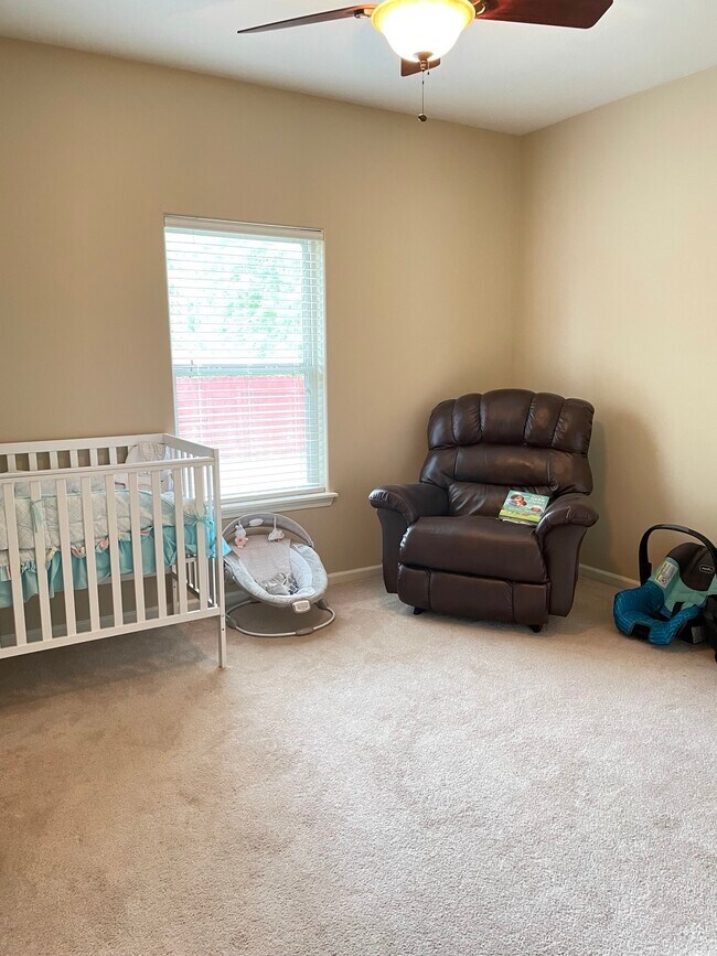 Foto del edificio - 1206 Willow Cir
