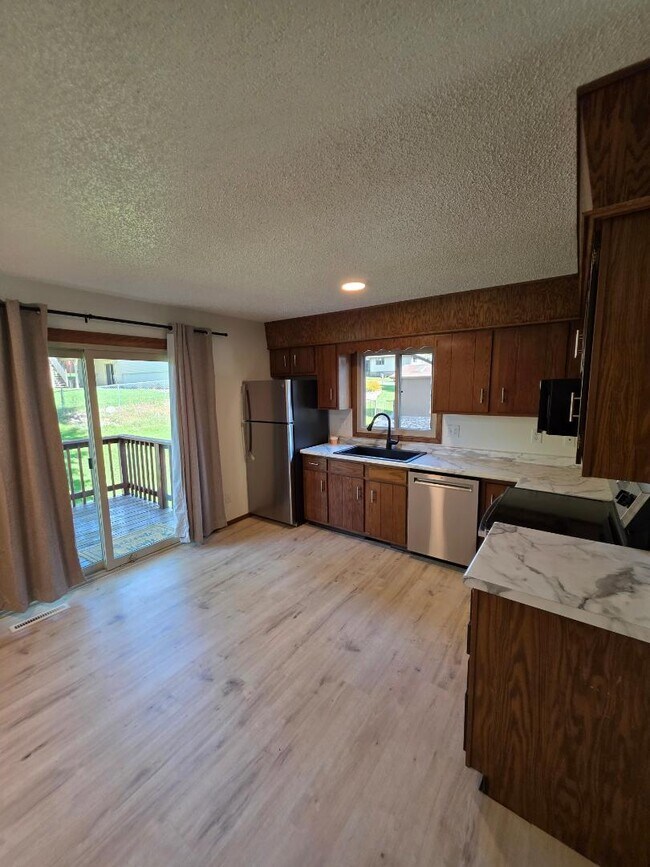 Foto del edificio - 708 W Interstate Ave