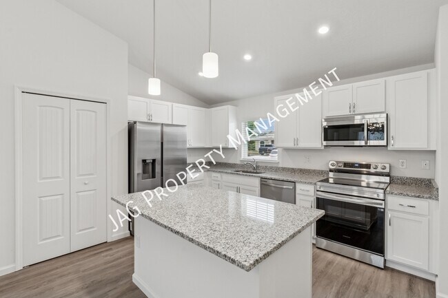 Foto del edificio - 271 Christensen Ave SE