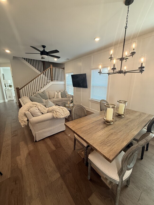 Foto del edificio - 9030 Headwaters Dr