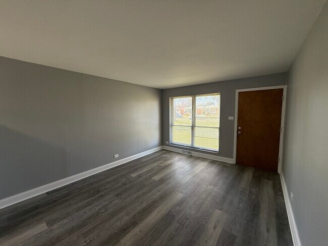 Building Photo - 13117 S Burley Ave