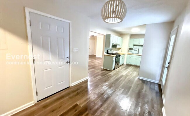 Foto del edificio - 1110 Fernway Cir