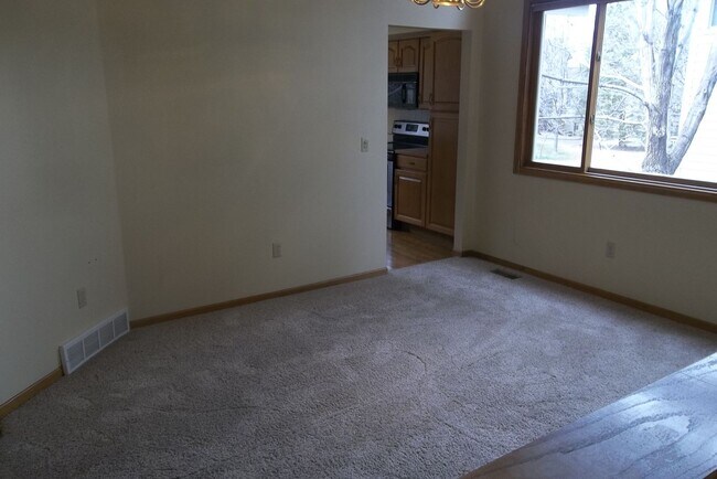 Building Photo - Traditional Elegance with Room to Grow in ...