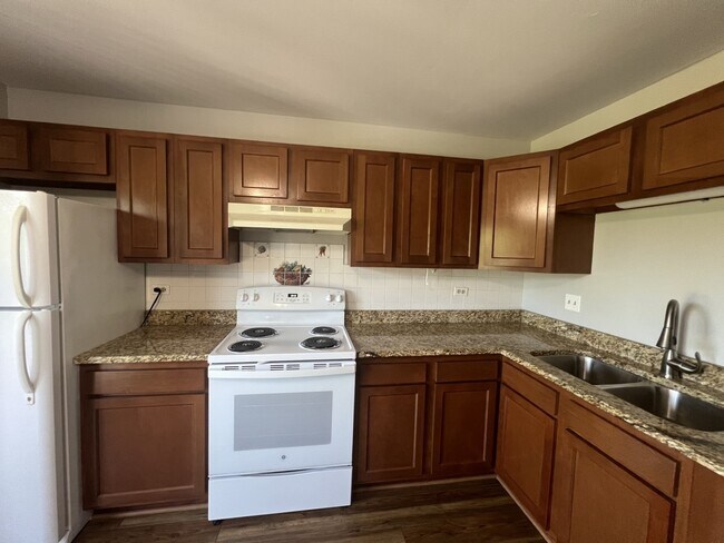 Building Photo - 8238 Woodland Dr