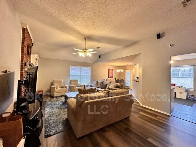 Photo - 17316 Valley Crst House