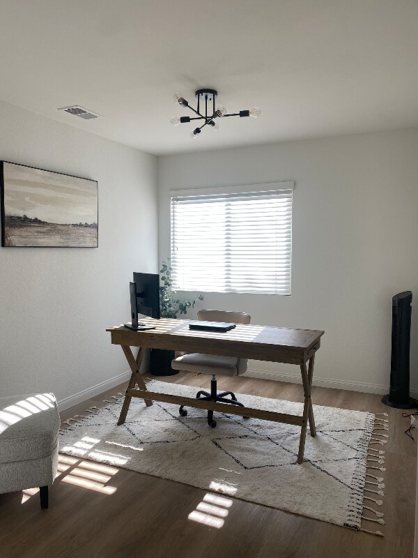 Foto del edificio - 1739 Vasili Ln