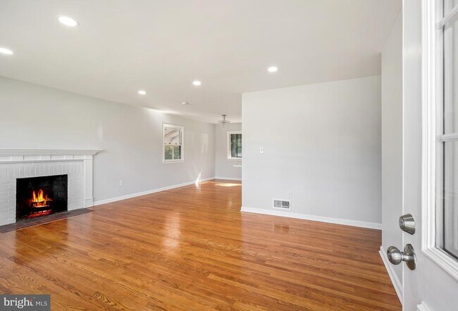 Foto del edificio - 11309 Cherry Hill Rd
