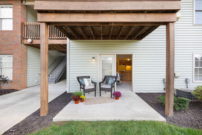 Foto del edificio - 3742 Martindale Rd NE