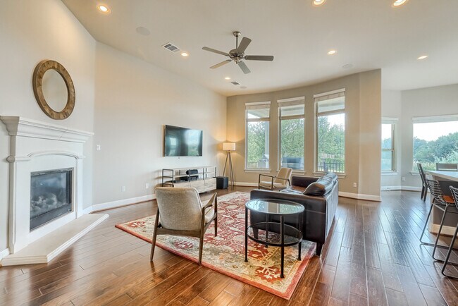 Building Photo - 15709 Colinas Cv