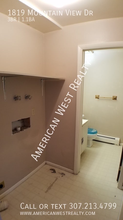 Building Photo - 1819 Mountain View Dr