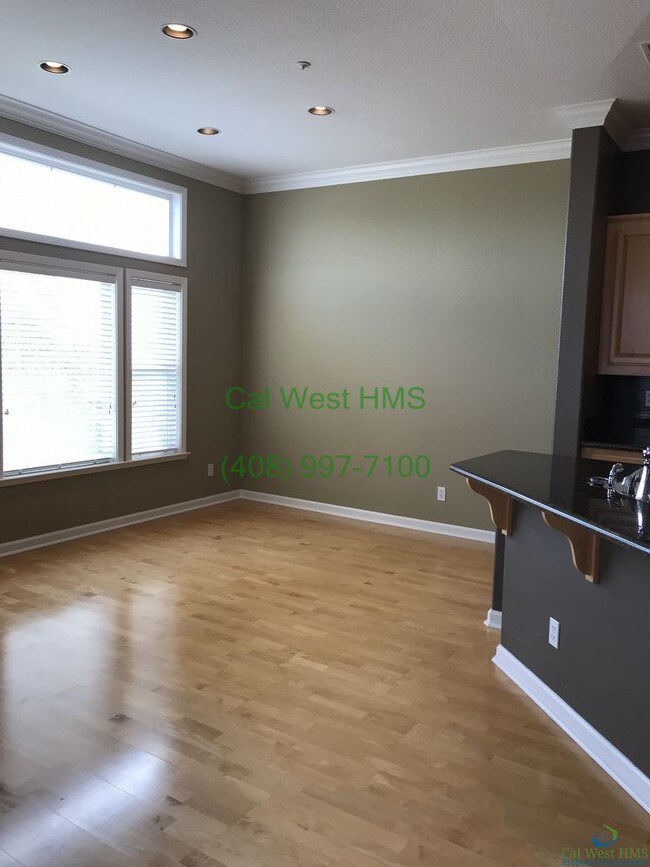 Building Photo - 112 Fox Sparrow Ln