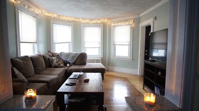 Foto del edificio - 57 Carolina Ave