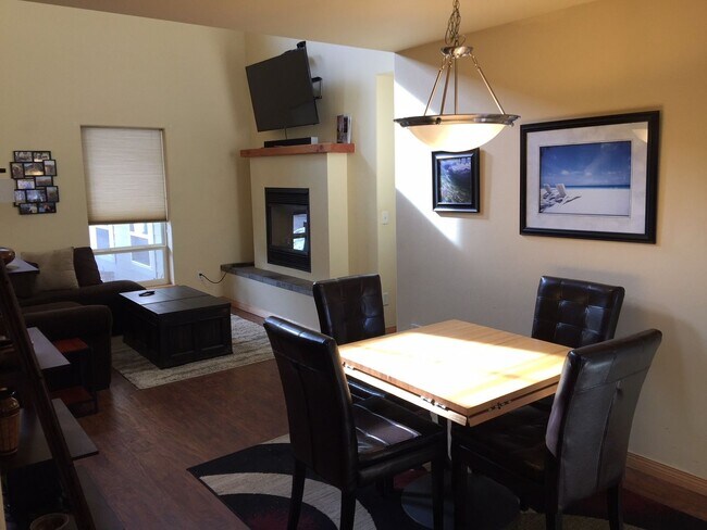 Foto del edificio - Dog friendly 3 Bedroom Condo!