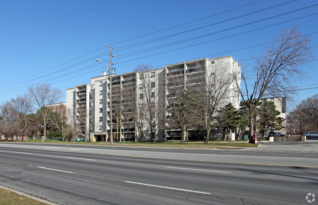 Primary Photo - Lampe Towers