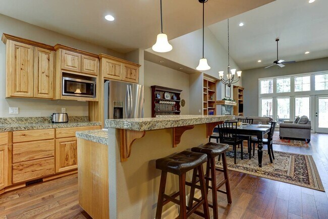 Building Photo - Widgi Creek Oasis Golf Course Townhome nea...