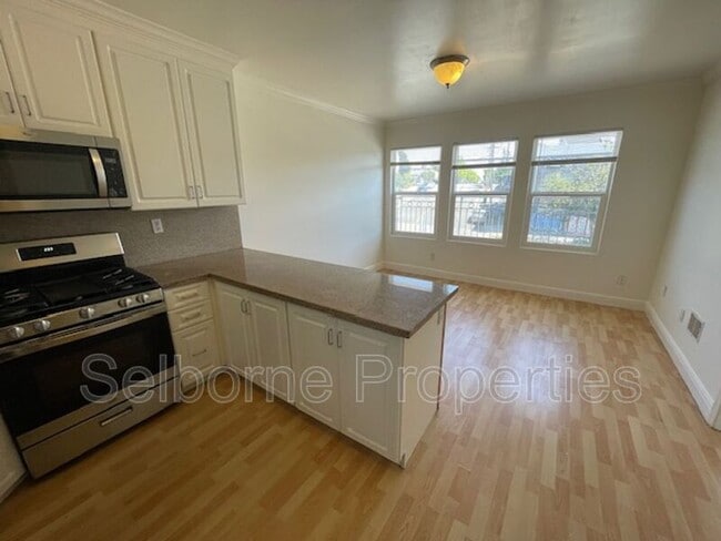 Building Photo - 1515 14th Ave