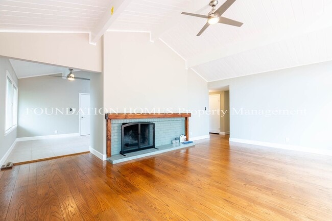 Building Photo - Beautifully Maintained 3BR Home!  AC!  Private Yard!  FOUNDATION