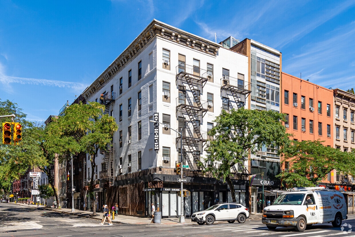 Primary Photo - 643-645 Ninth Ave