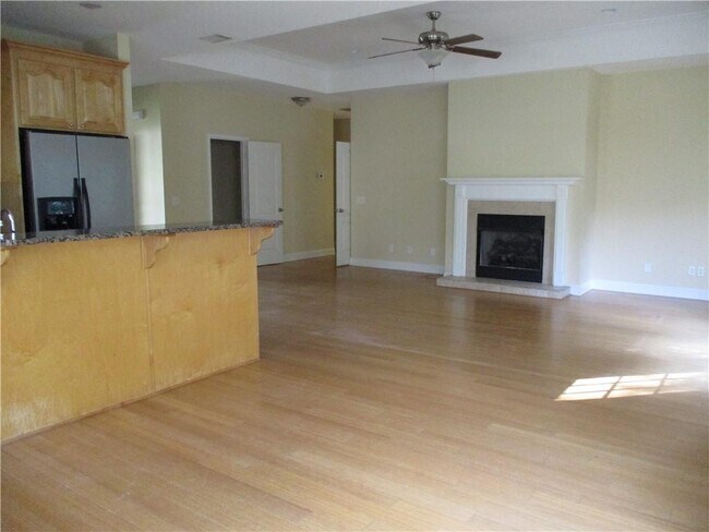 Building Photo - 105 Teak Trail