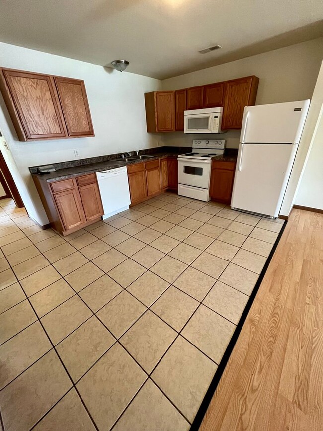 Building Photo - All Inclusive Duplex - 3 Bedroom; 2 Bathroom