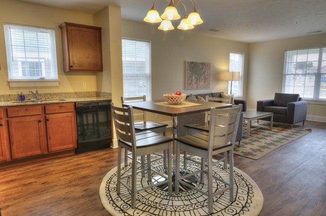Building Photo - Enclave Apartments