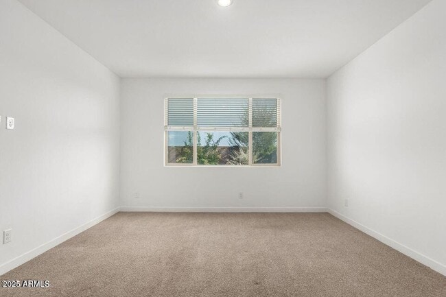 Foto del edificio - 19237 W Hazelwood St