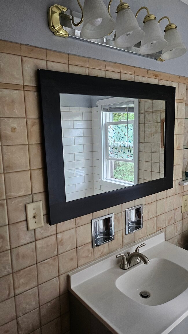 Building Photo - 2155 W 9th Ave