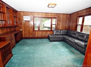 Foto del edificio - 247 Wakelee Ave